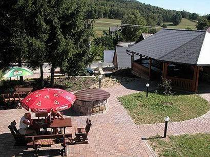 Restaurace A Penzion Ceska Hospoda Heřmanice Zewnętrze zdjęcie