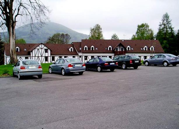 Restaurace A Penzion Ceska Hospoda Heřmanice Zewnętrze zdjęcie